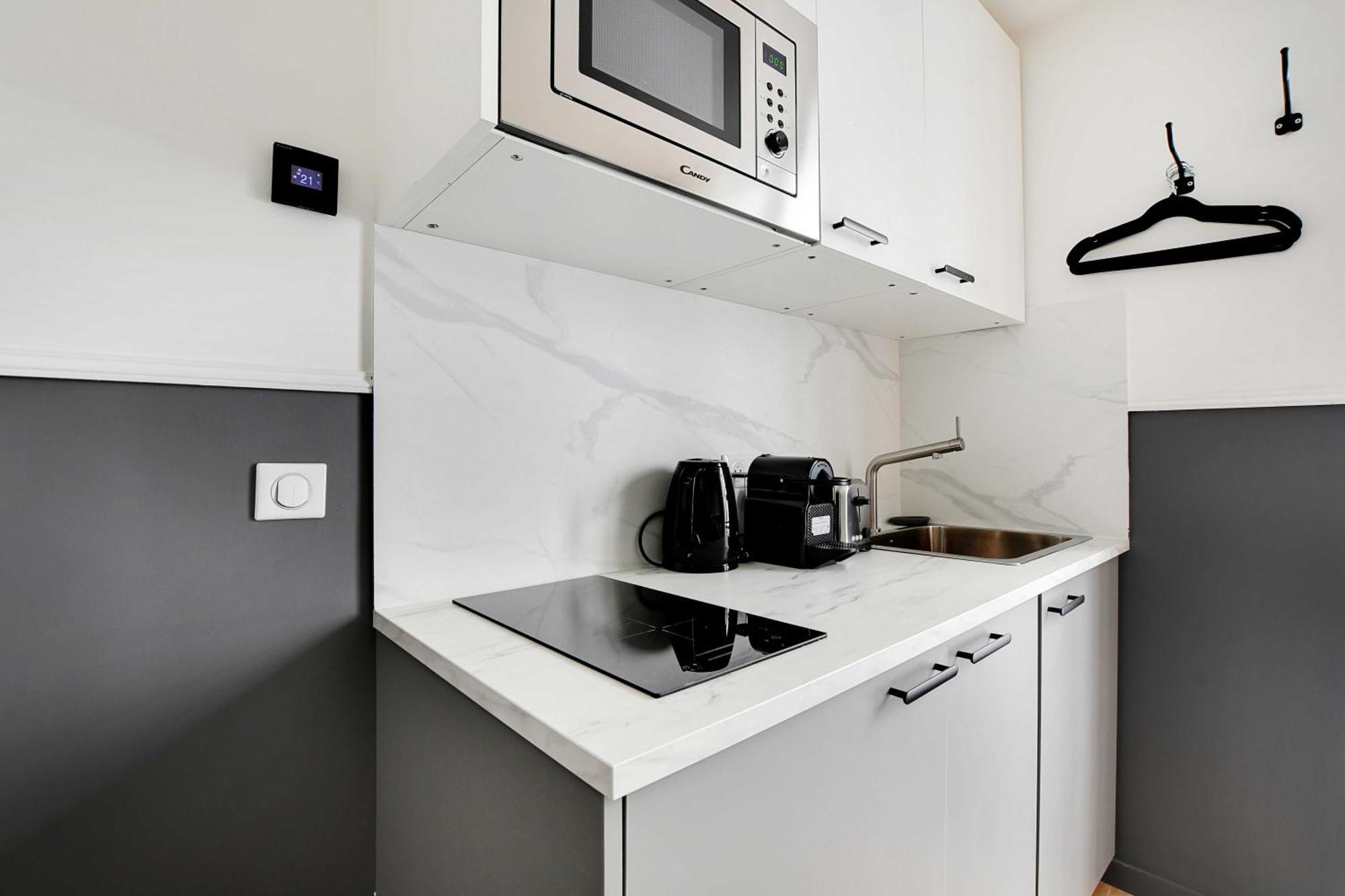 Modern For 2p With A-c - Near Montmartre Parijs